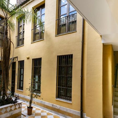 -Malagasunapts- Premium Historical Citycentre Экстерьер фото