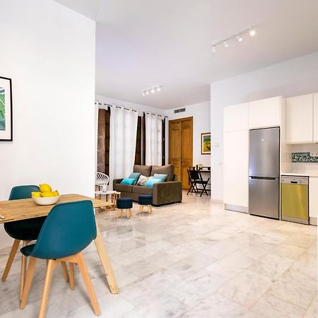 -Malagasunapts- Premium Historical Citycentre Экстерьер фото