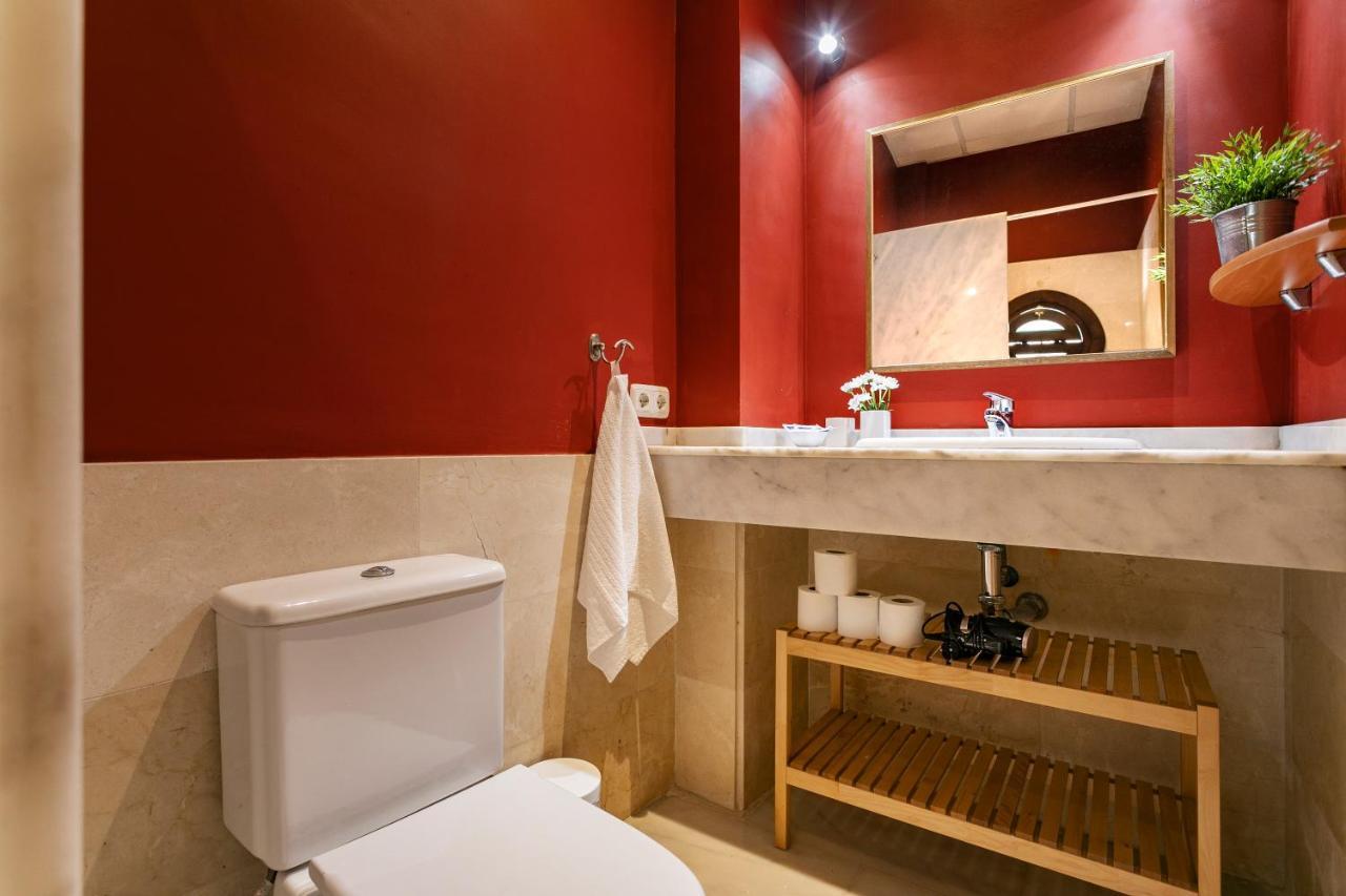 -Malagasunapts- Premium Historical Citycentre Экстерьер фото