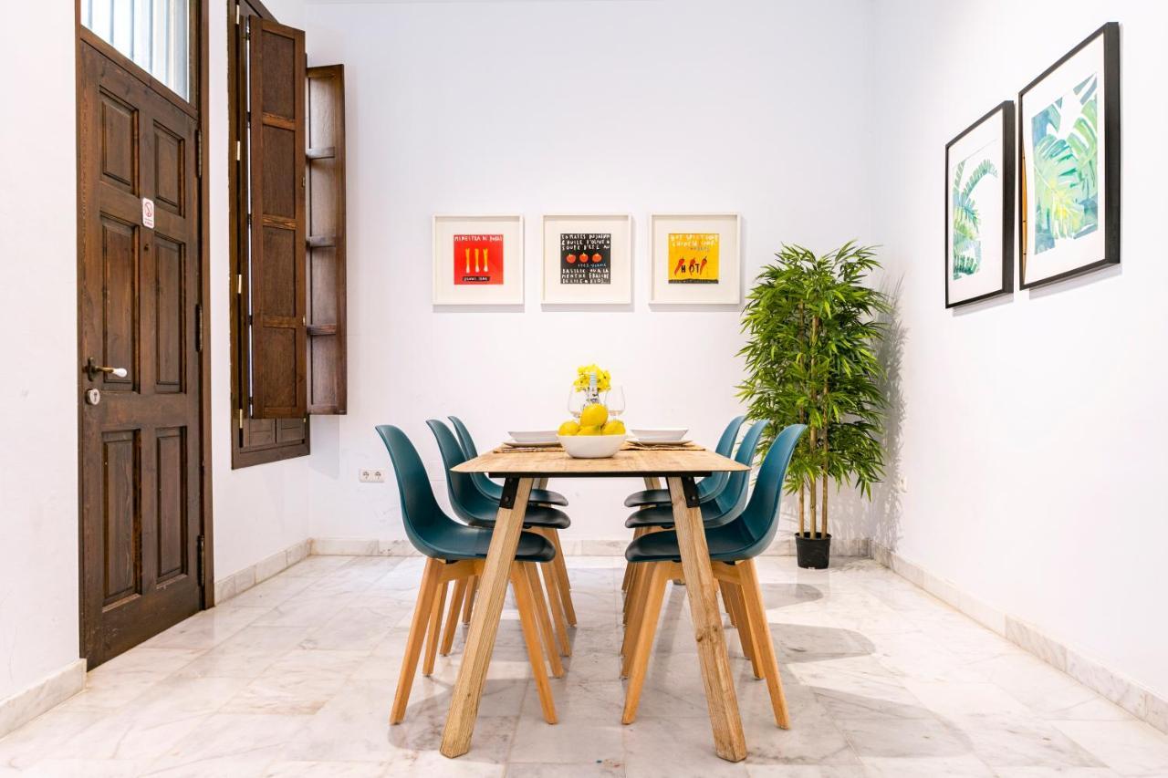 -Malagasunapts- Premium Historical Citycentre Экстерьер фото